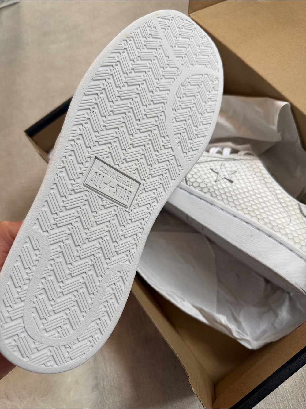 Converse White Low-Top Sneakers with Textured Scale Pattern - Picture 4 of 5